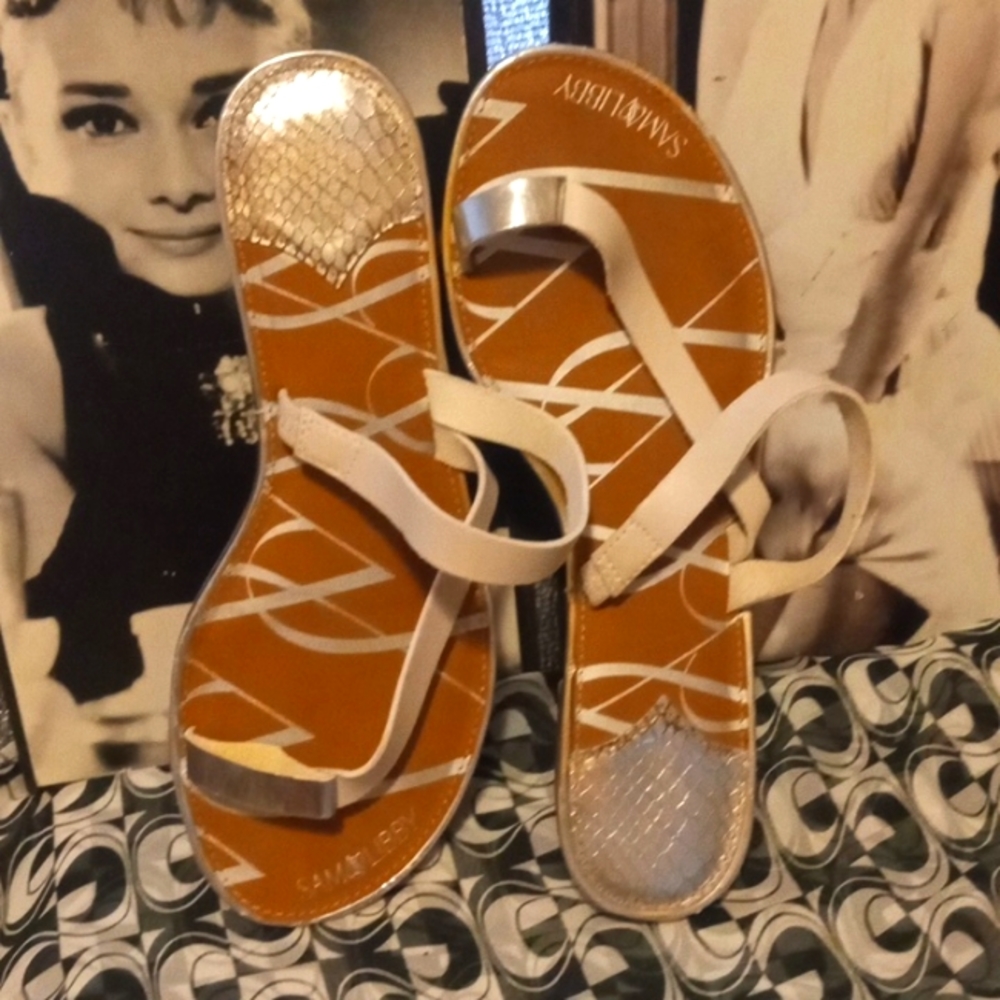 NEW SAM&LIBBY TOE STRAP SANDALS SZ 8.5